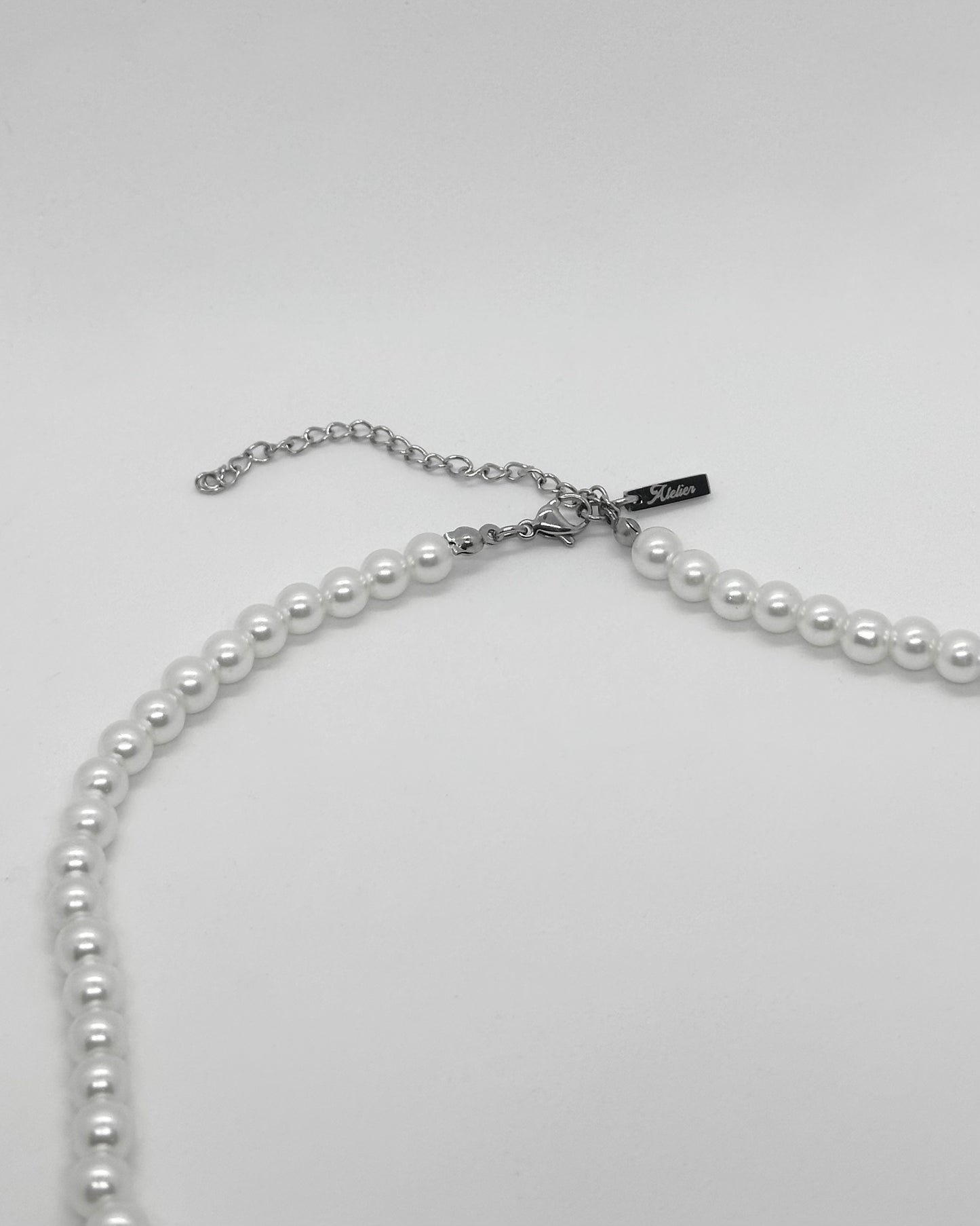 Collar de perlas acrílicas