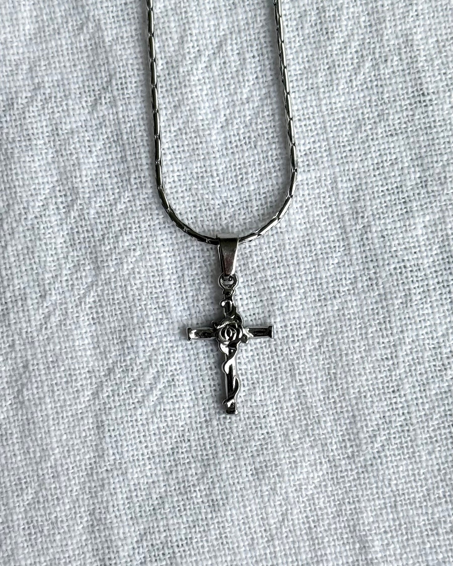 Cross n’ Rose - Silver